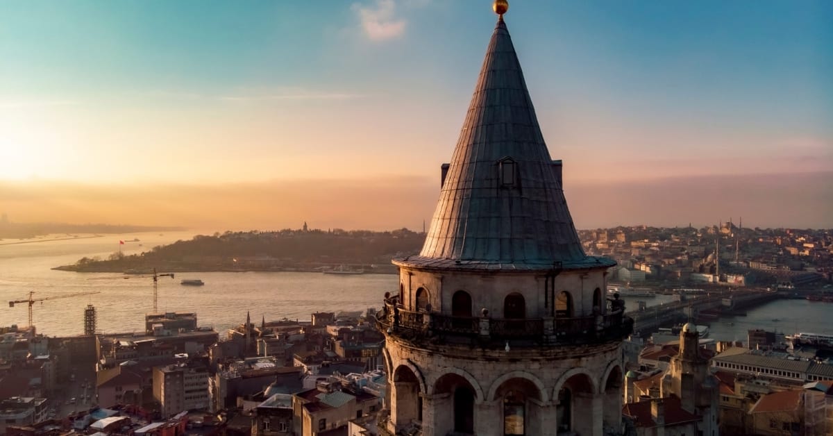 Istanbul Old Modern Half Day Tour