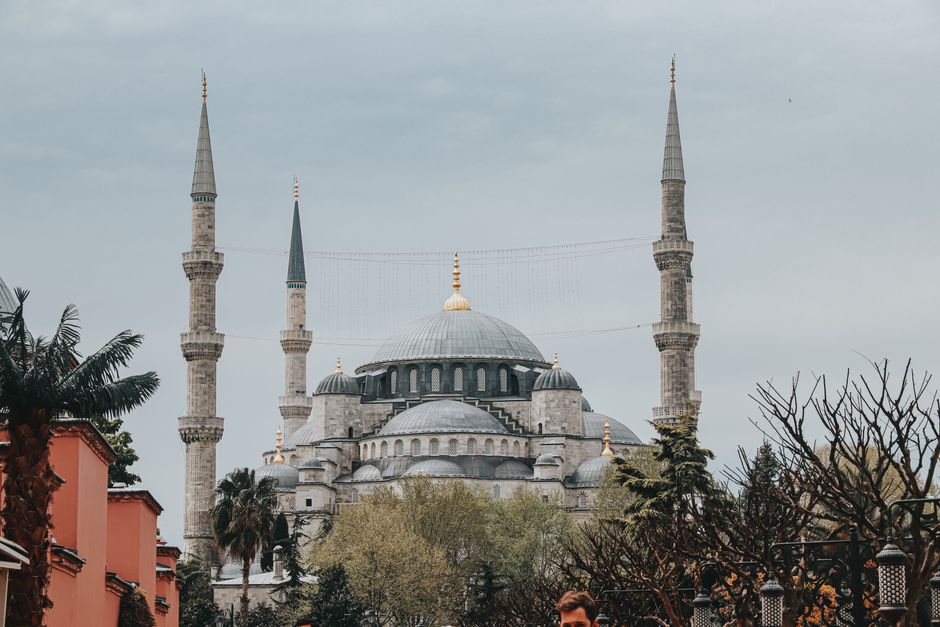 Sultanahmet walking tour Hagia Sophia — Colina Rojo Travel private transfer Istanbul