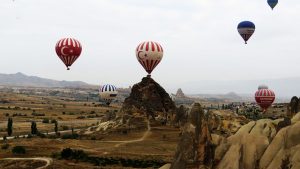 Cappadocia hot air balloon best time — Colina Rojo Travel private transfer Istanbul