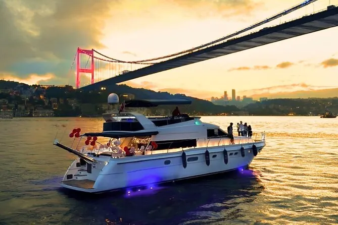bosphorus sunset celebration yacht — Private Yacht Tour on the Bosphorus